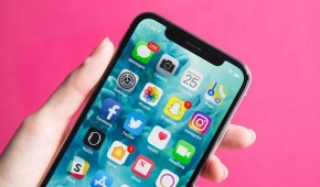 Apple will replace glitchy iPhone X touchscreens for free